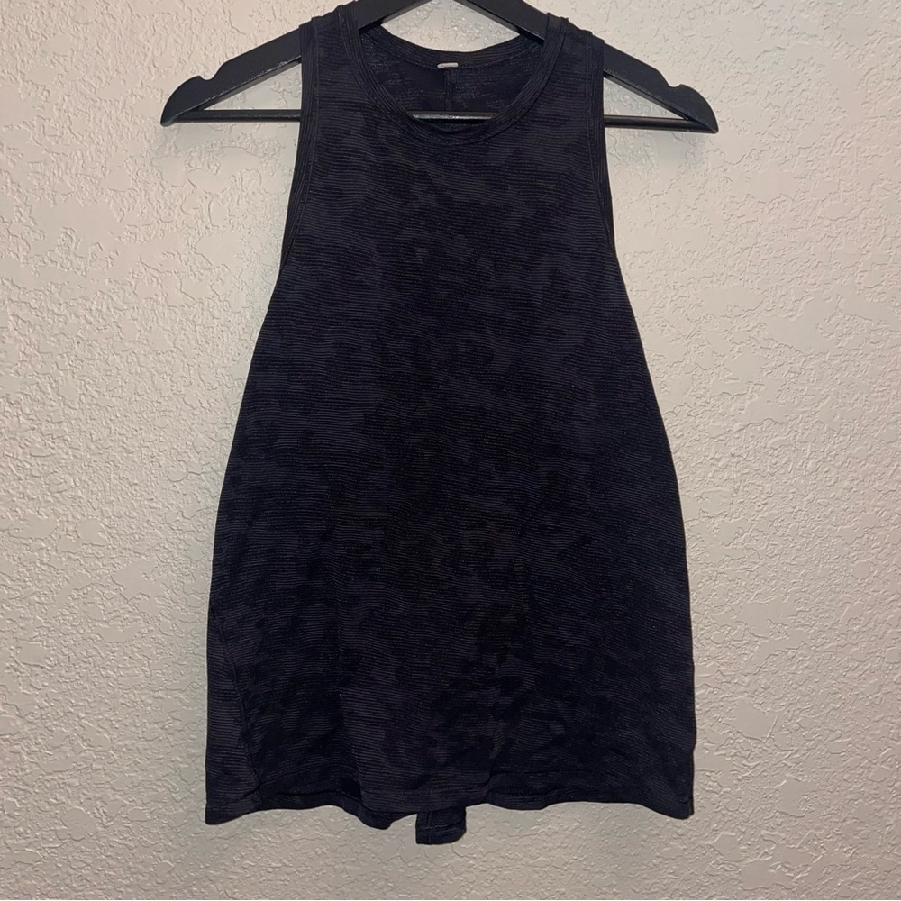 Lululemon Miles Ahead Tank (Camo) Black - Picture 5 of 9